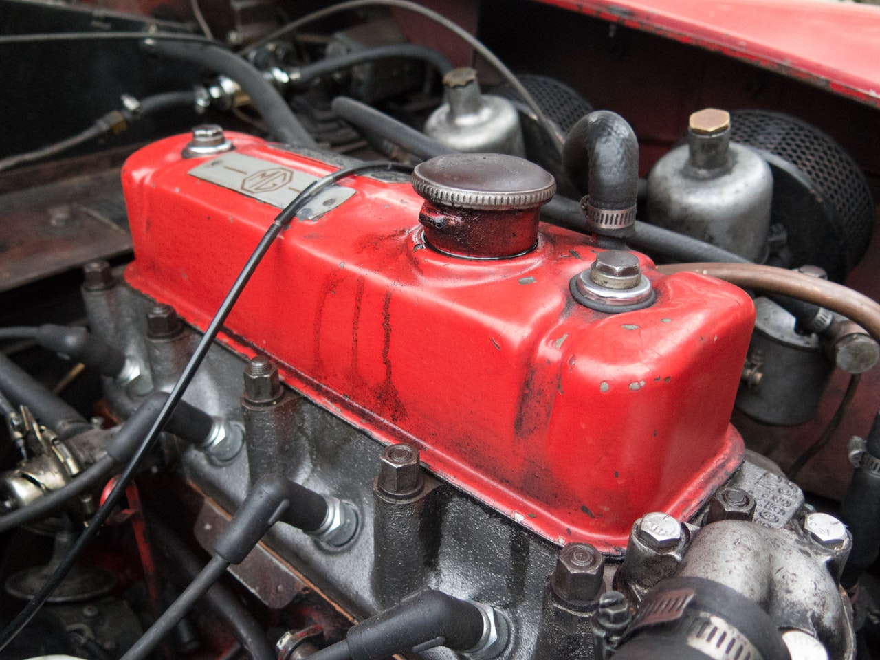 Cleaning the Car Engine in 8 Easy Steps DIY