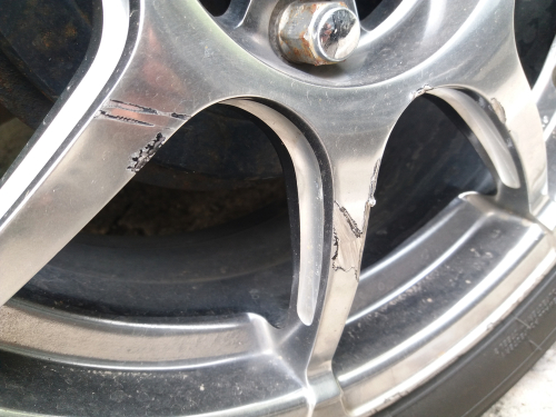 Step by Step Guide in Repairing Alloy Wheel Damage to your Car