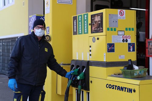 Coronavirus Could Linger on Petrol Pump Handles: How True?