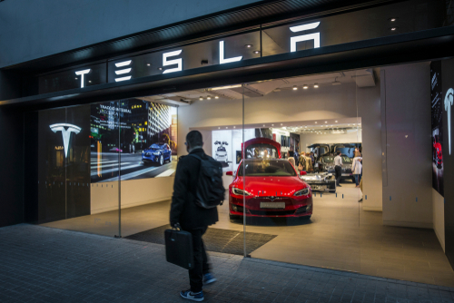 How Tesla Thrives While the Automotive Industry Struggles