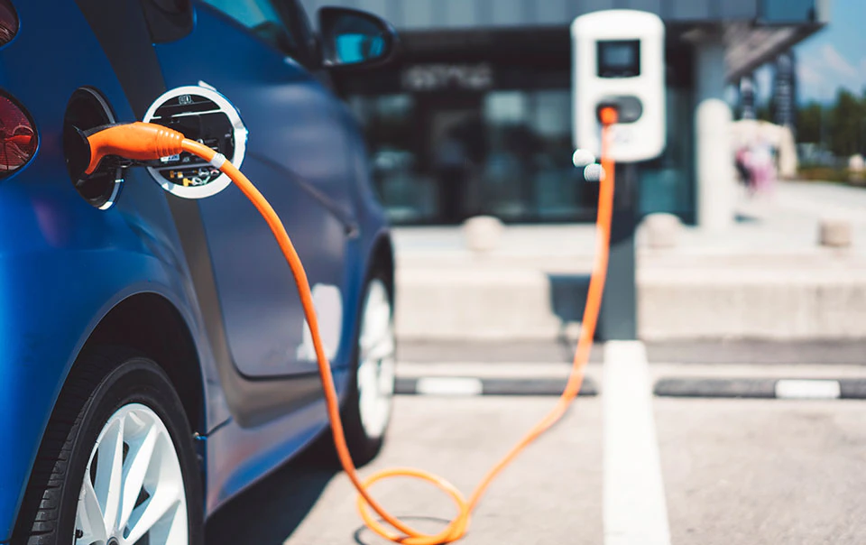 The Pros & Cons of Electric Vehicles That You Should Know About Before Buying One