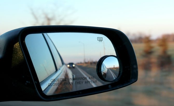 What Are the Benefits of Blind Spot Mirrors?