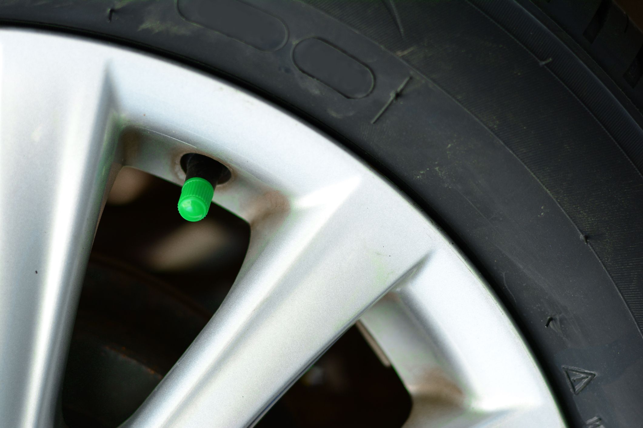 Is It Worth Using Nitrogen for Your Tyres?