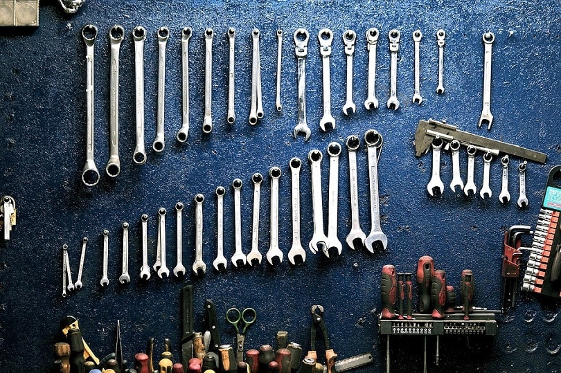 Top 5 Best Mechanics Tools for DIYers Like You