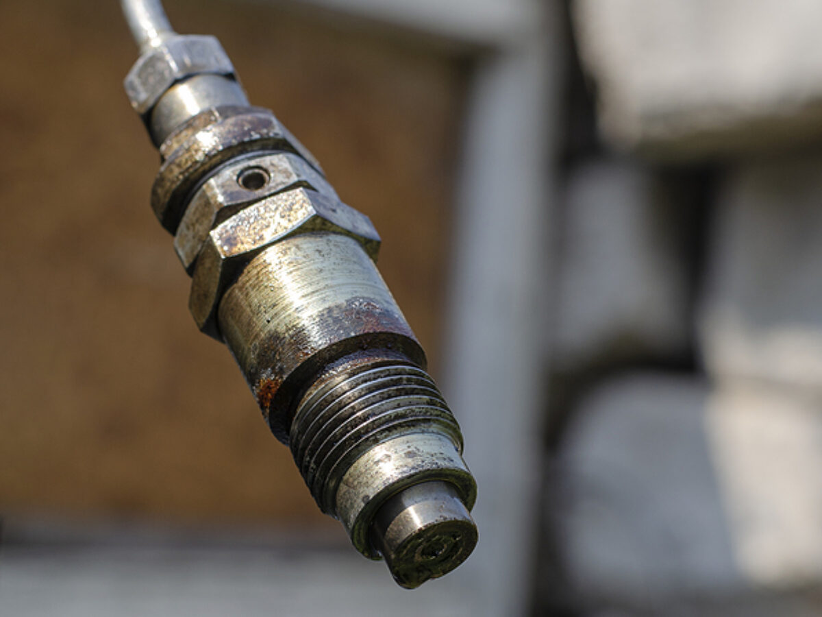 What Are the Symptoms of a Failing Fuel Injector?