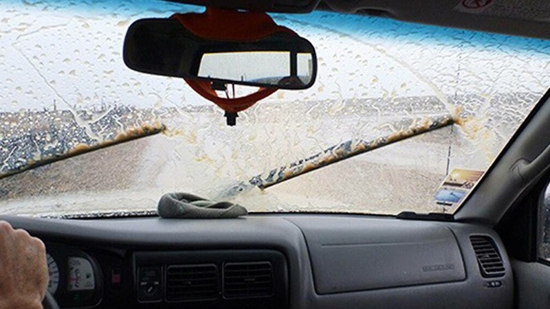 What Causes Windscreen Washers and Wipers to Fail?