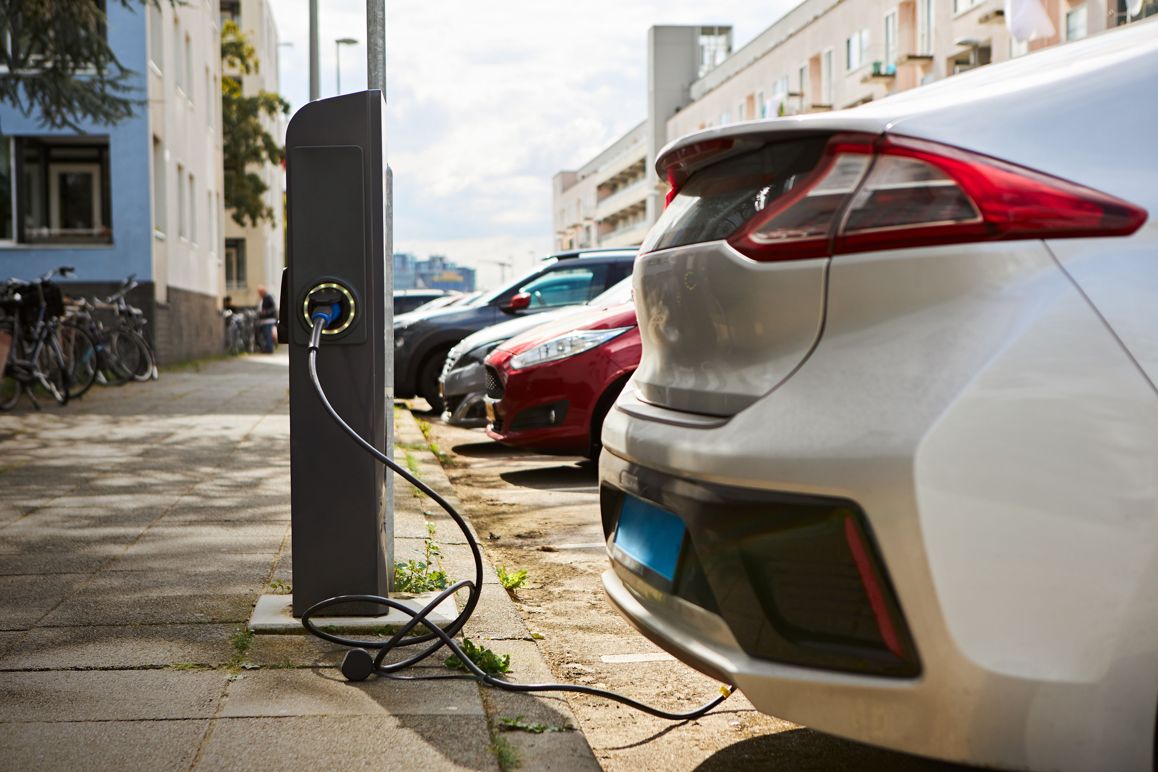 Electrifying Shift: Electric Vehicle Sales Surpass Petrol Cars in Australia's Medium Category